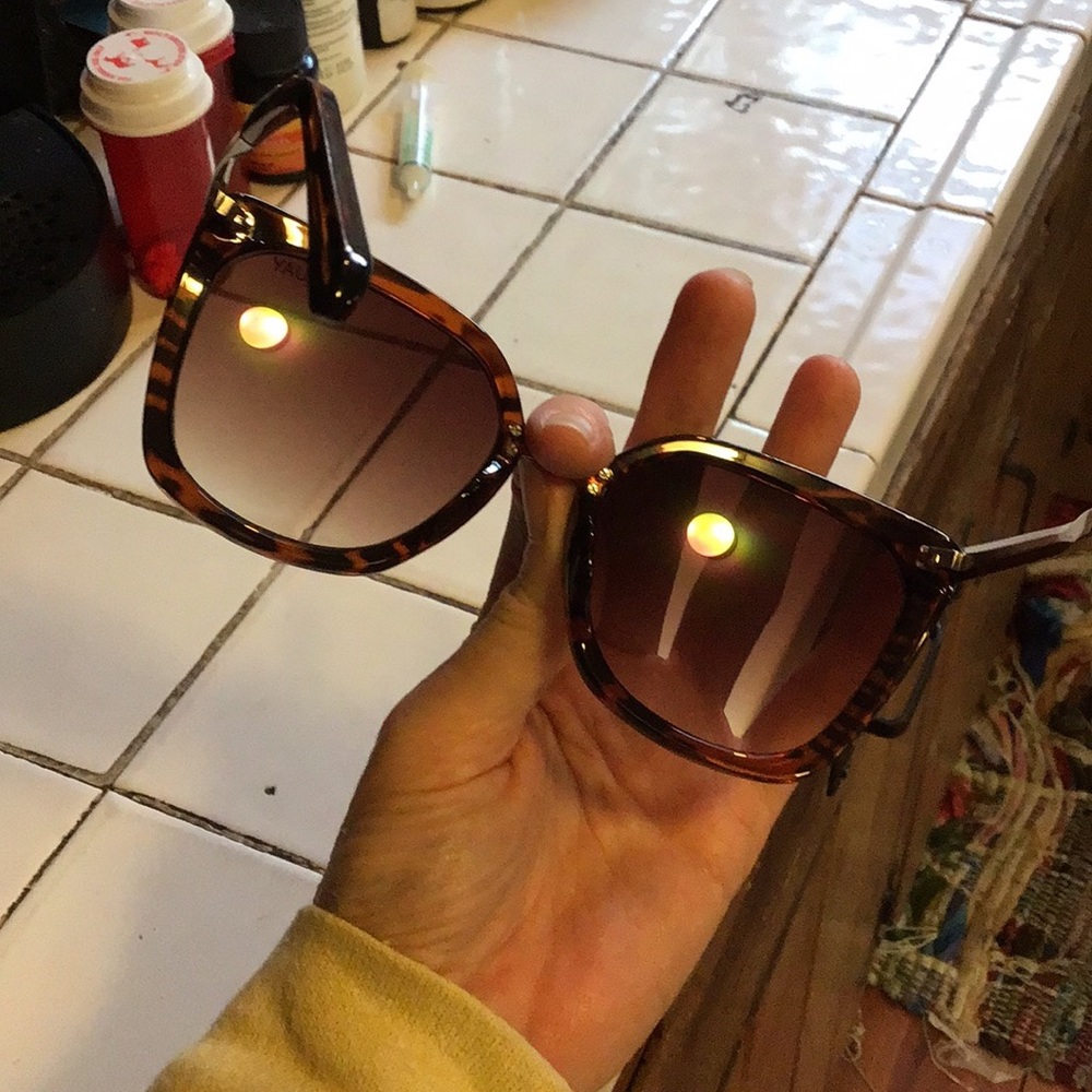 Last 1! Quay Capricorn Sunnies rare! - Picture 6 of 10